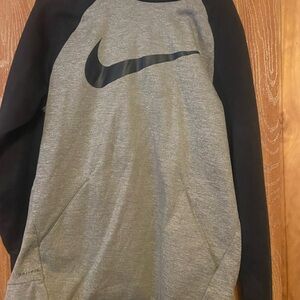 Nike men’s L Dri-FIT Hoodie
